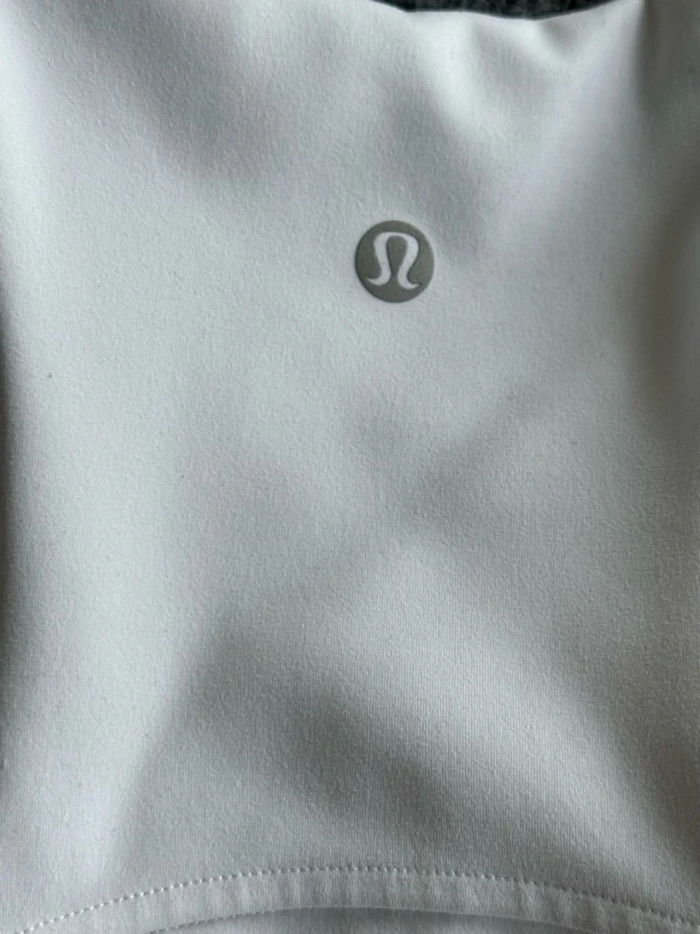 Lululemon White High-Neck Cropped Tank Top Built in Bra Size 4
